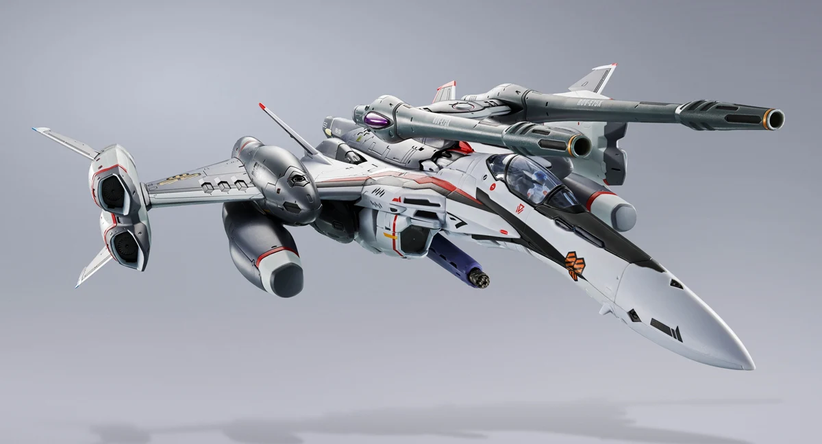 DX Chogokin Tornado Messiah Valkyrie Alto Saotome Use Revival Ver. - Image 8