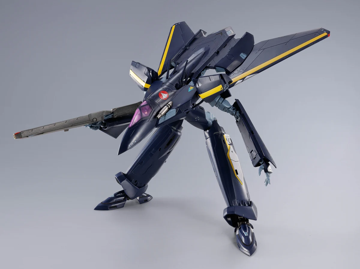DX Chogokin VF-17S Nightmare Stealth Valkyrie (Gamlin Kizaki Use) - Image 5