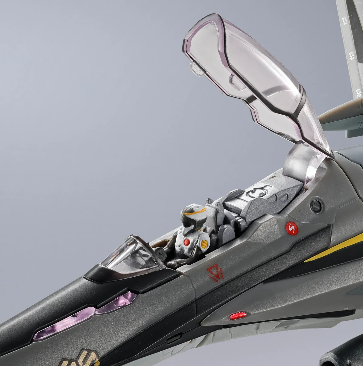 DX Chogokin YF-25S Armored Messiah Valkyrie (Ozma Lee Use) Revival Ver. - Image 18
