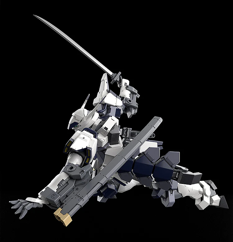 KADOKAWA PLASTIC MODEL SERIES Full Metal Panic! Family 1/48 Azure Raven with Type 10 Modified Monomolecular Blade Plated Ver. + Special Display Base Designed by Kanetake Ebikawa - Image 7