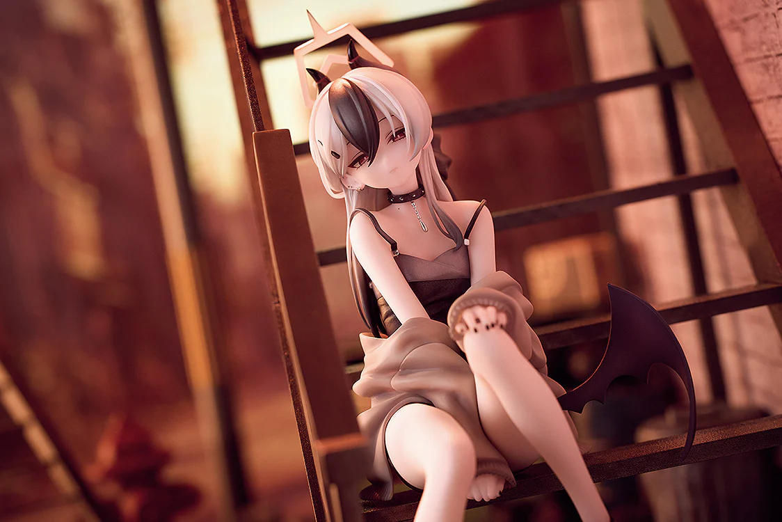 Kayoko (Dress): Memorial Lobby Ver. 1/7 Scale Figure - Image 11
