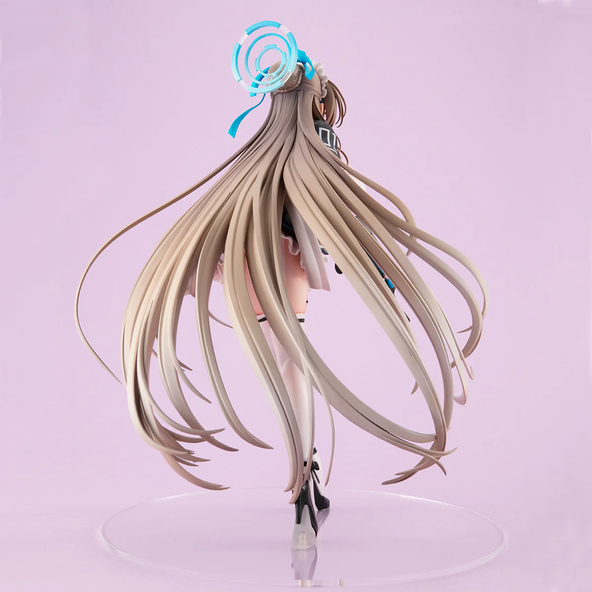 Lucrea Blue Archive Asuna Complete Figure - Image 3
