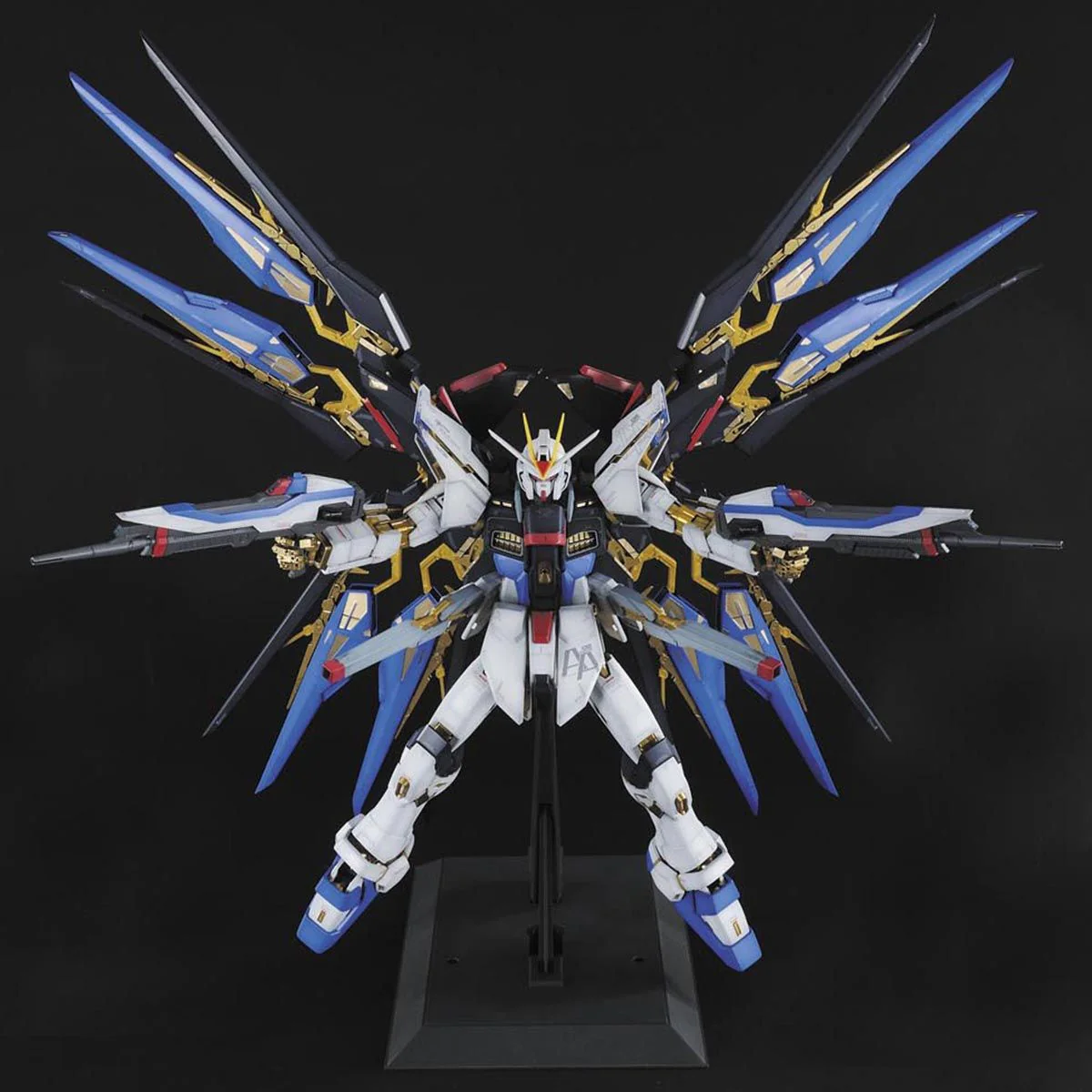 PG 1/60 Strike Freedom Gundam - Image 3