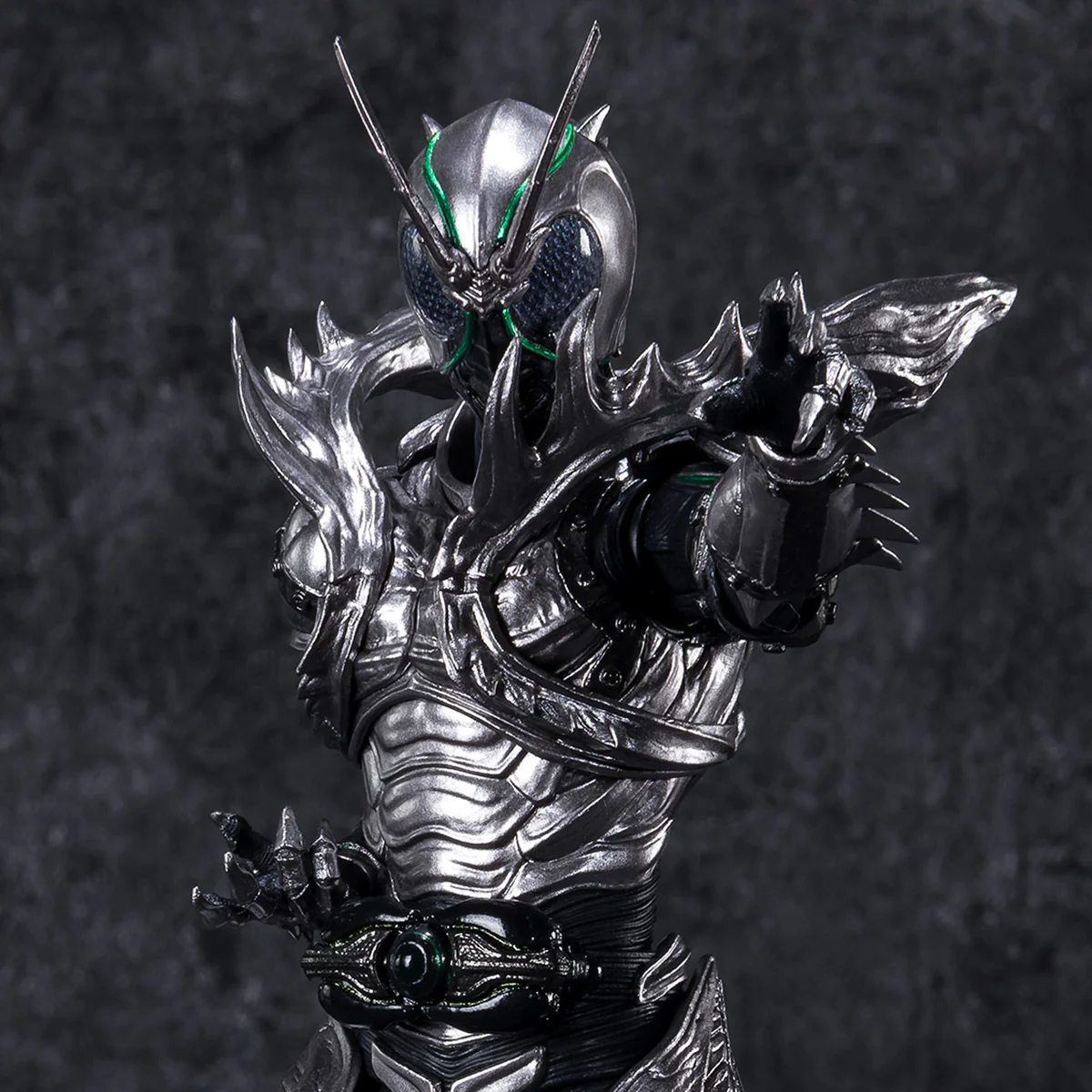 S.H.Figuarts Kamen Rider Shadowmoon - Image 9