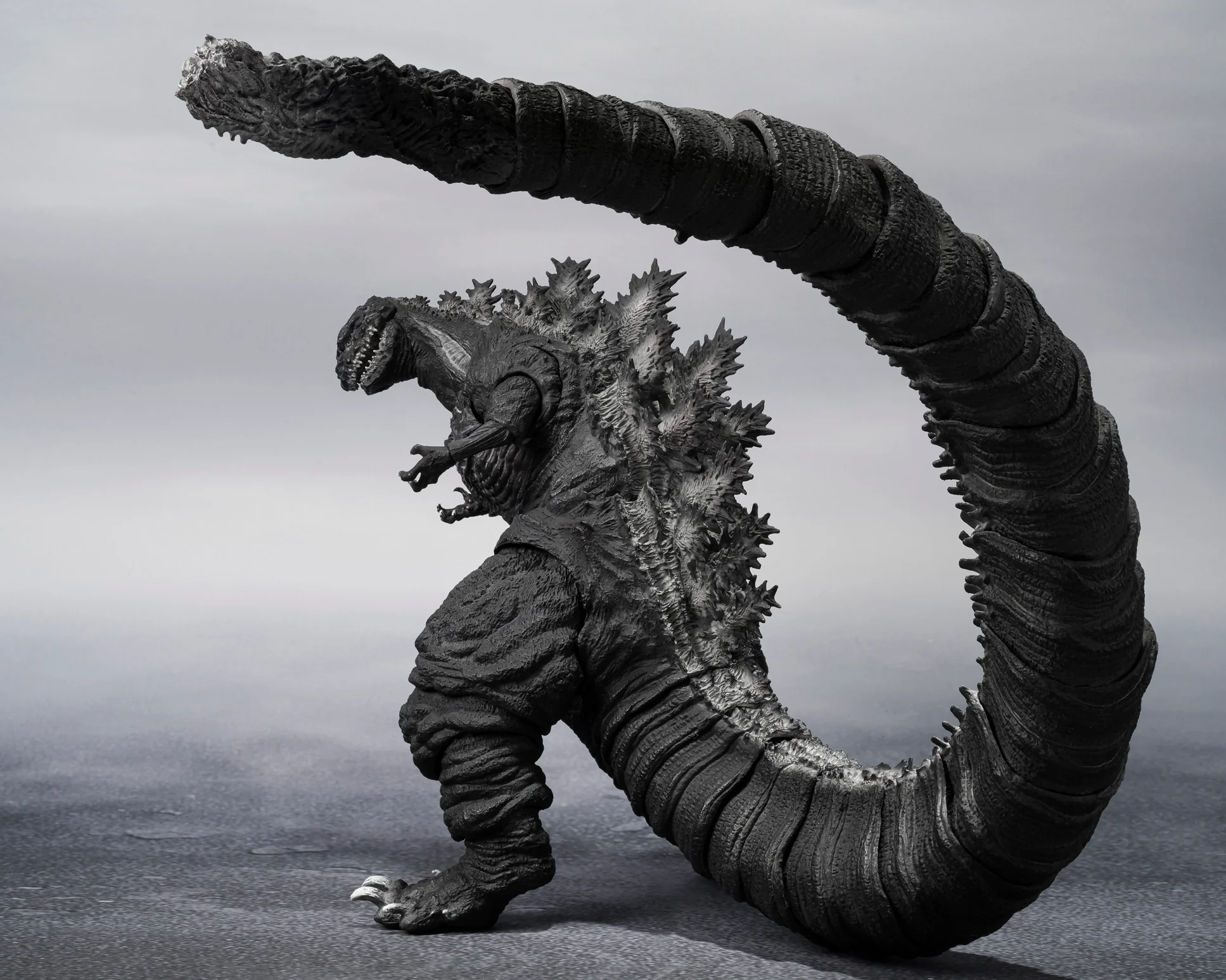 S.H.MonsterArts Godzilla (2016) The Fourth Orthochromatic Ver. - Image 2