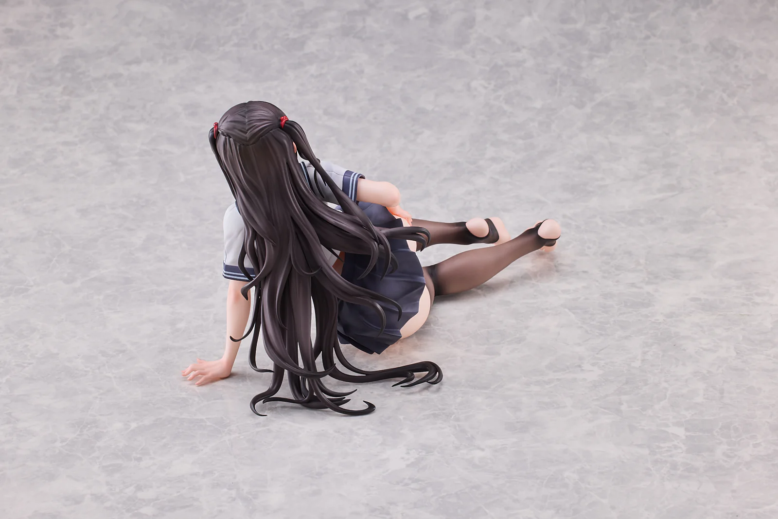World Where the Thickness of a Girl's Thighs is Equal to Her Social Status Raura Aiza & Iroha Shishikura 1/5 Scale Figure - Image 3