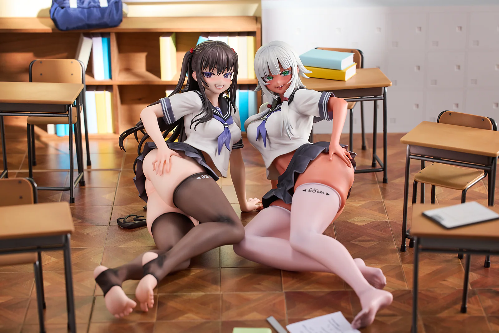 World Where the Thickness of a Girl's Thighs is Equal to Her Social Status Raura Aiza & Iroha Shishikura 1/5 Scale Figure - Image 9